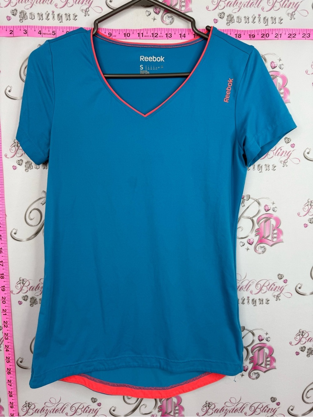 Reebok T-shirt Blue V‑Neck Active Tee with Pink Trim